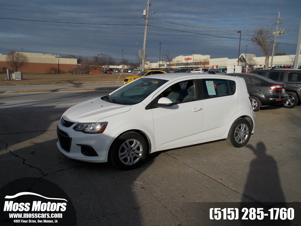 2017 Chevrolet Sonic LT Fleet Hatchback FWD