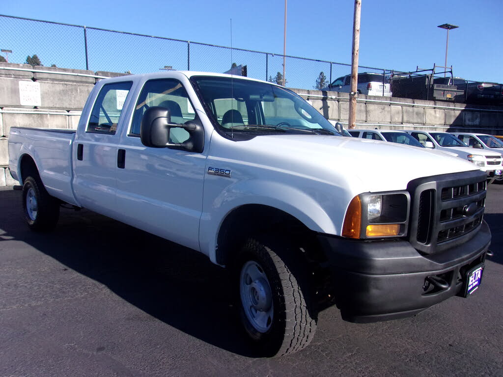 2006 Ford F-350 Super Duty XL Crew Cab LB 4WD