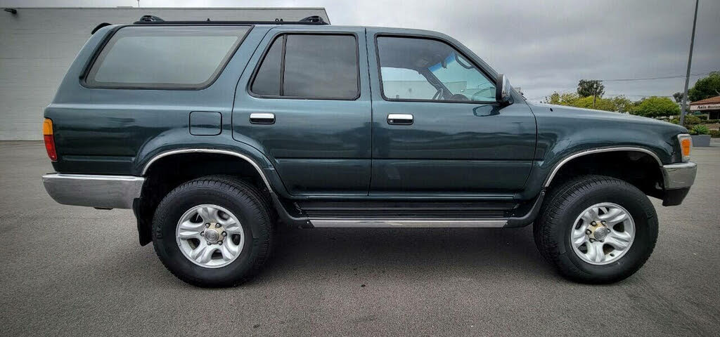 1995 Toyota 4Runner 4 Dr SR5 V6 4WD SUV