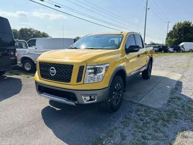 2018 Nissan Titan PRO-4X Crew Cab 4WD