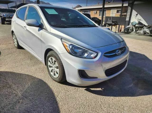 2017 Hyundai Accent SE 4-Door Hatchback FWD