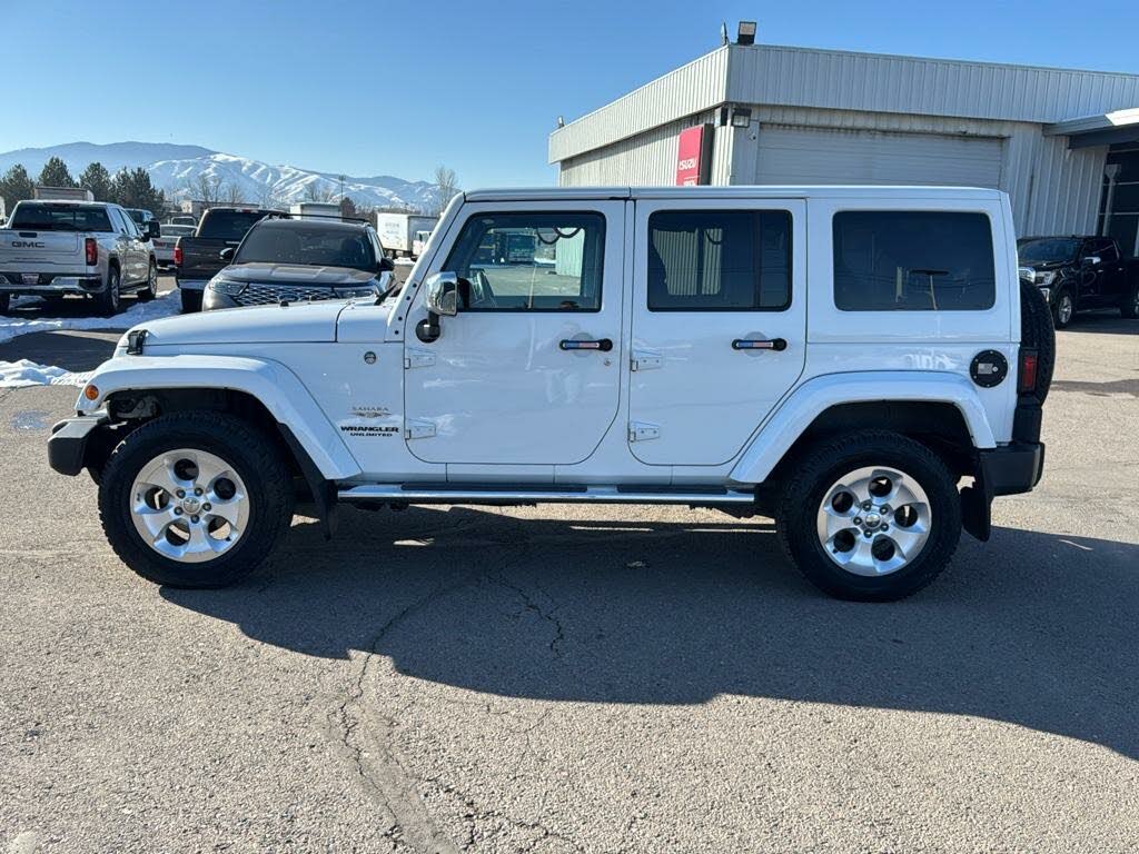 2013 Jeep Wrangler Unlimited Sahara 4WD