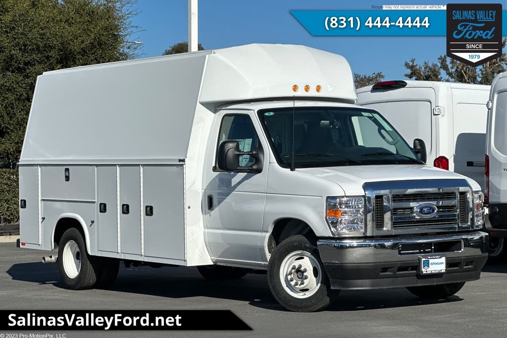2025 Ford E-Series Chassis E-350 SD Cutaway SB DRW RWD
