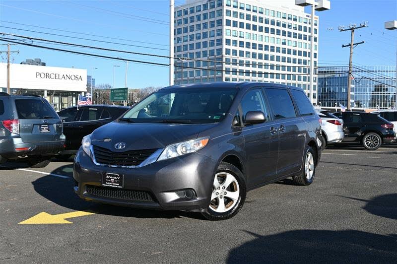 2012 Toyota Sienna LE 8-Passenger