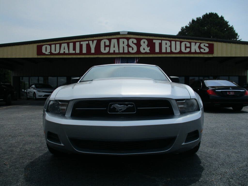 2012 Ford Mustang V6 Premium Coupe RWD