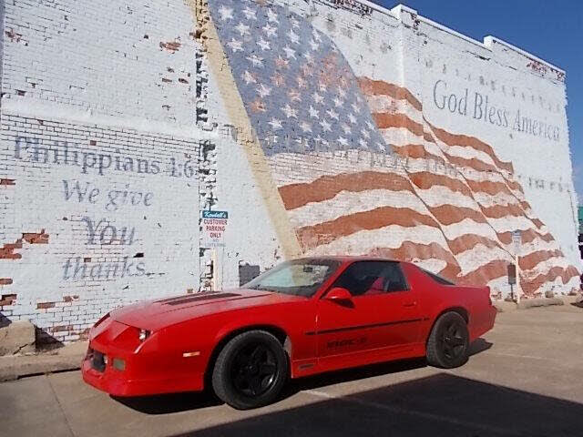 1988 Chevrolet Camaro IROC-Z Coupe RWD