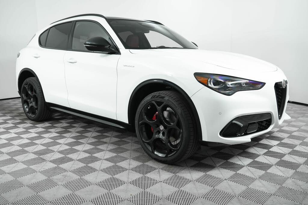 2025 Alfa Romeo Stelvio AWD