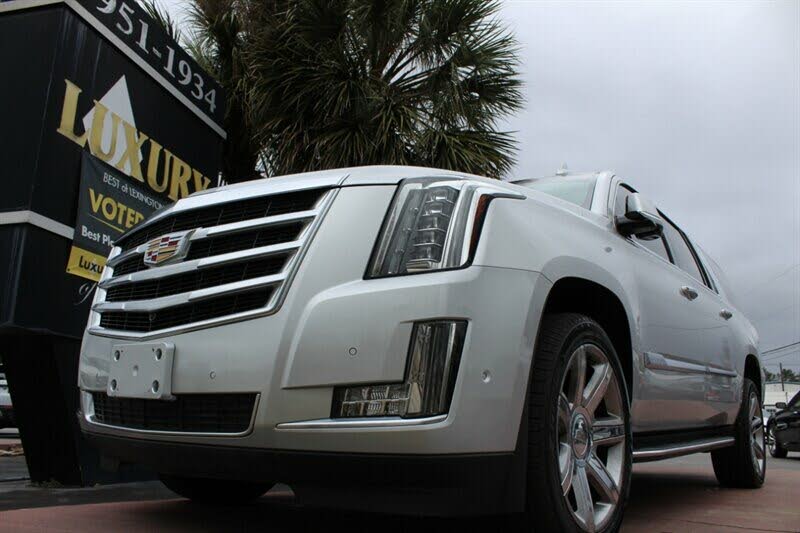 2018 Cadillac Escalade ESV Luxury 4WD