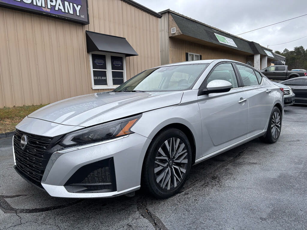 2023 Nissan Altima 2.5 SV FWD