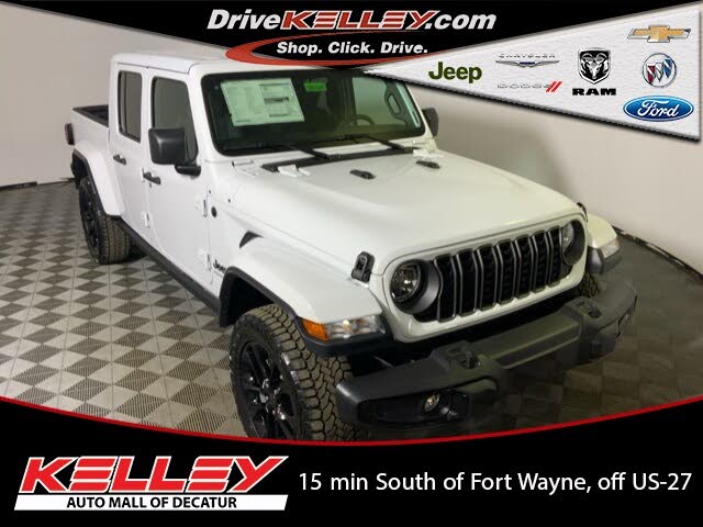 2025 Jeep Gladiator NightHawk Crew Cab 4WD