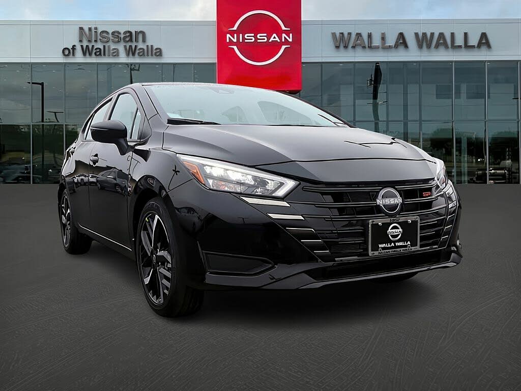 2025 Nissan Versa SR FWD