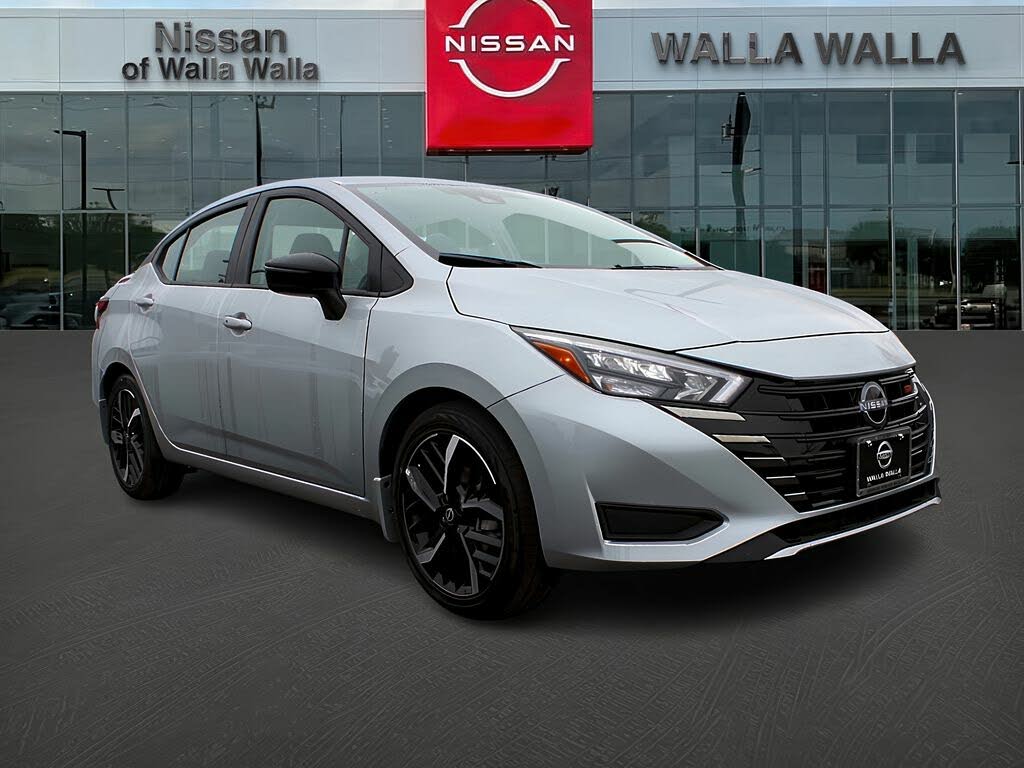 2025 Nissan Versa SR FWD