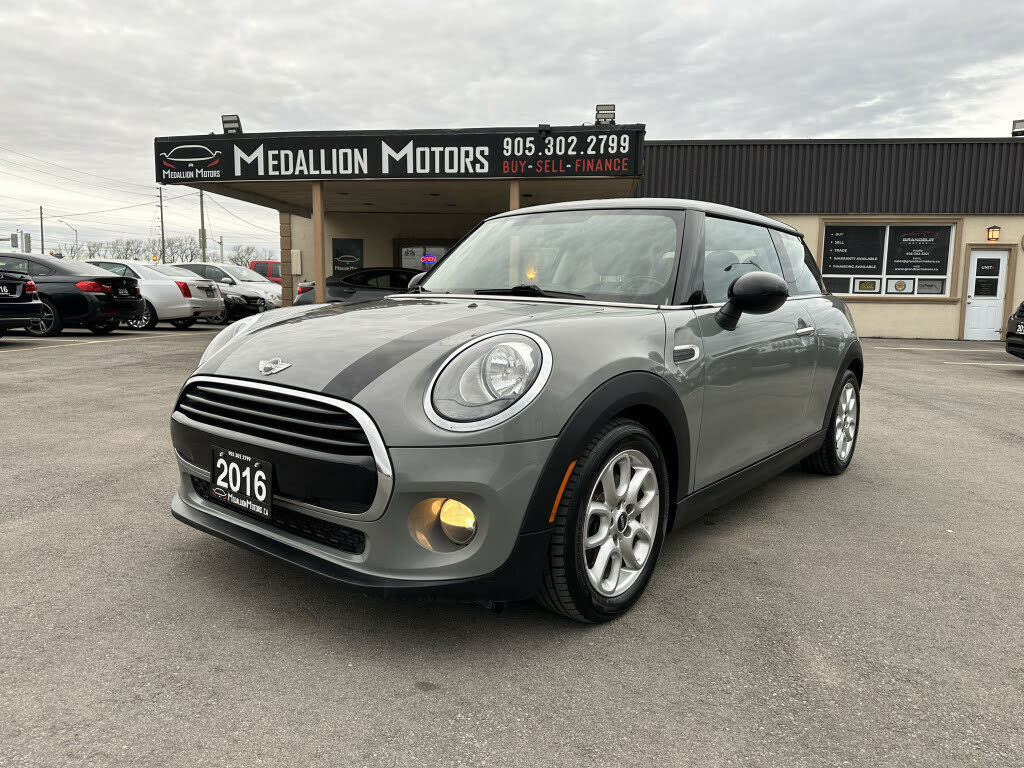 2016 MINI Cooper 2-Door Hatchback FWD