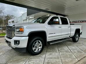 GMC Sierra 3500HD Denali Crew Cab LB DRW 4WD
