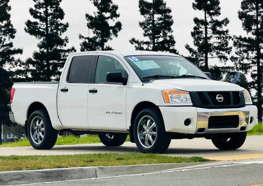 2010 Nissan Titan XE Crew Cab