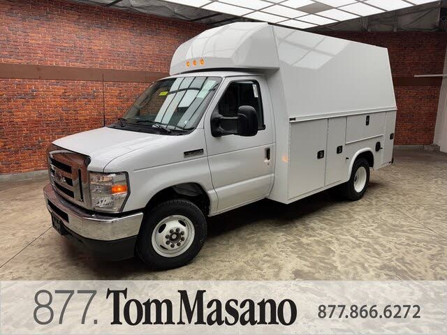 2025 Ford E-Series Chassis E-350 SD Cutaway SB DRW RWD