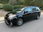 Toyota Sienna XLE 7-Passenger FWD with Auto-Access Seat