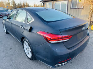 Hyundai Genesis 3.8 RWD