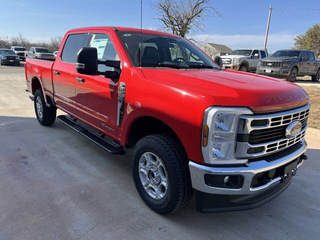 2025 Ford F-250 Super Duty XLT Crew Cab 4WD
