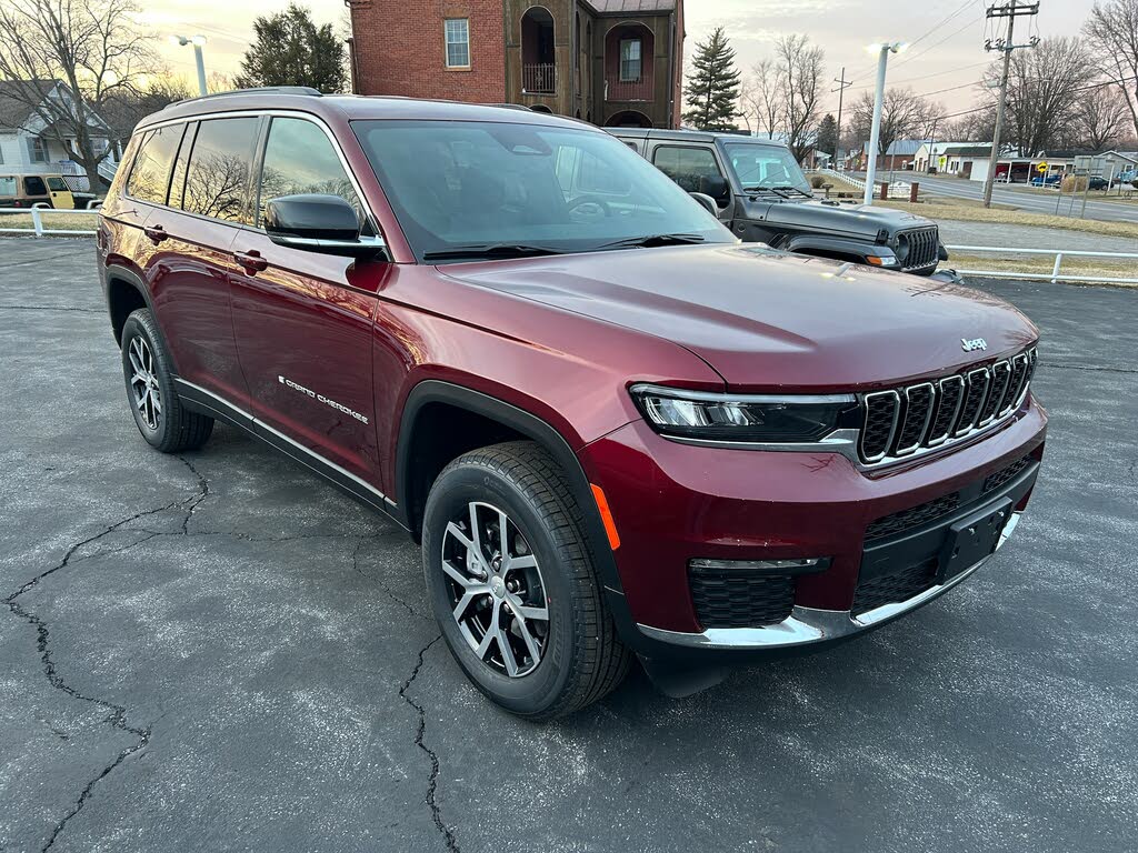 Used 2025 Jeep Grand Cherokee L Limited with VIN 1C4RJKBG4S8667734 for sale in Ruma, IL