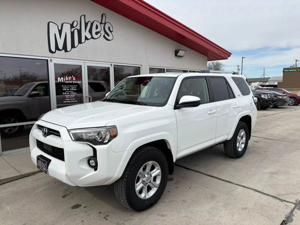 2024 Toyota 4Runner SR5 4WD
