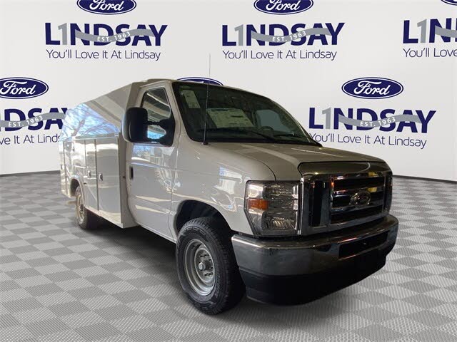 2025 Ford E-Series Chassis E-350 SD Cutaway SB DRW RWD