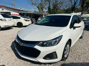 Chevrolet Cruze LS Sedan FWD