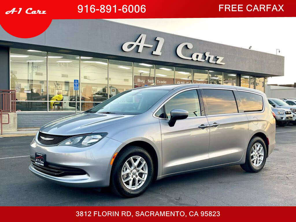 2020 Chrysler Voyager LX FWD