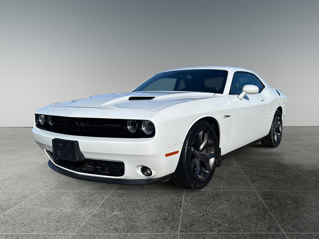 Dodge Challenger SXT Plus RWD 2018