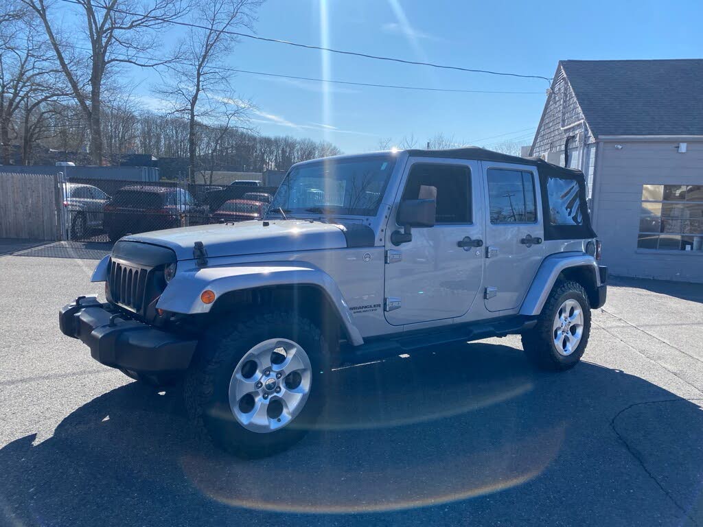 2013 Jeep Wrangler Unlimited Sahara 4WD