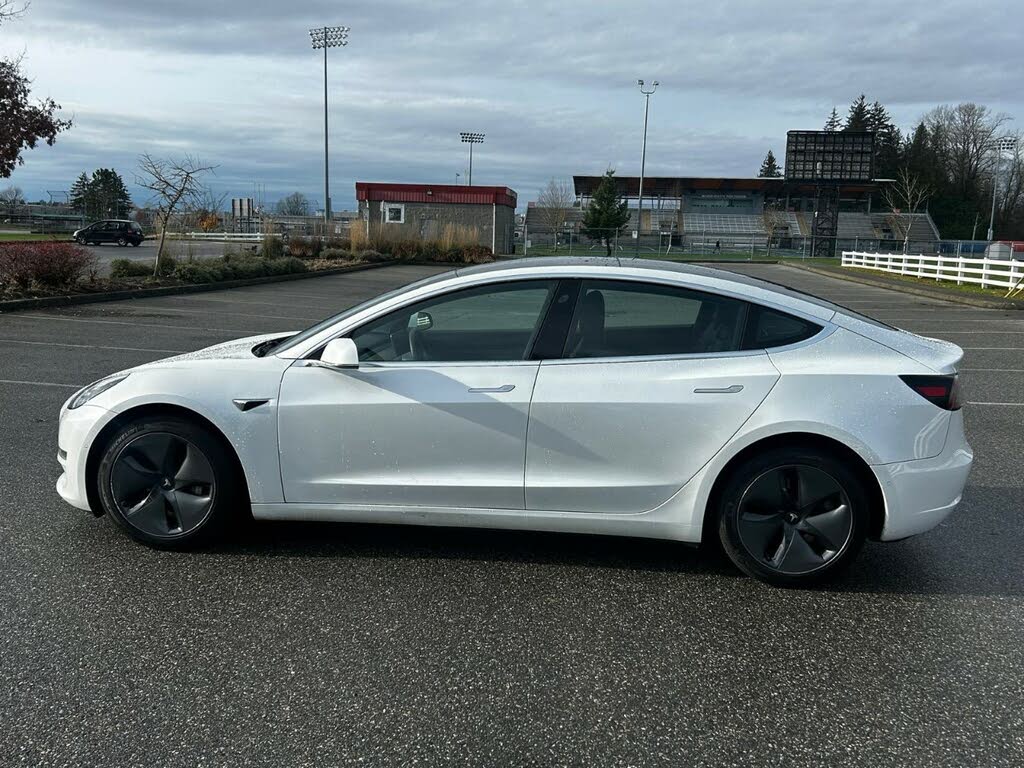 2021 Tesla Model 3 Standard Range Plus RWD