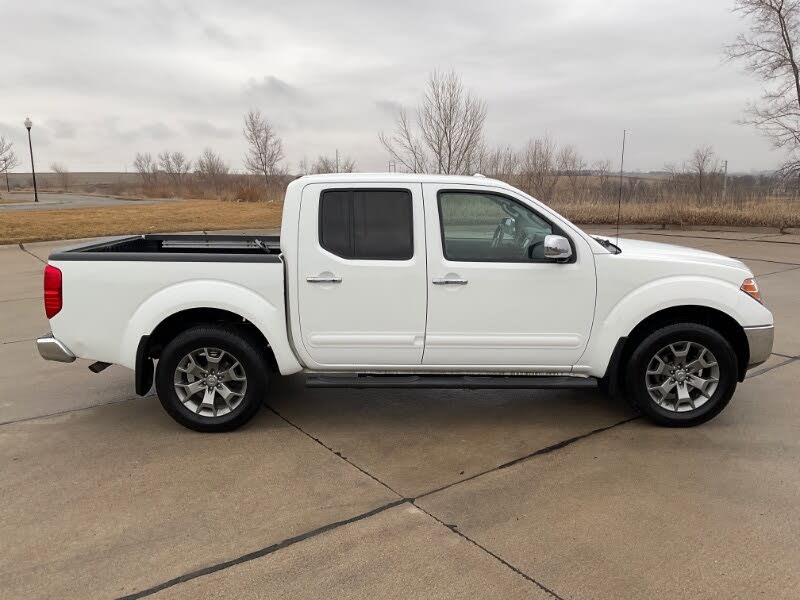 2017 Nissan Frontier SL Crew Cab 4WD