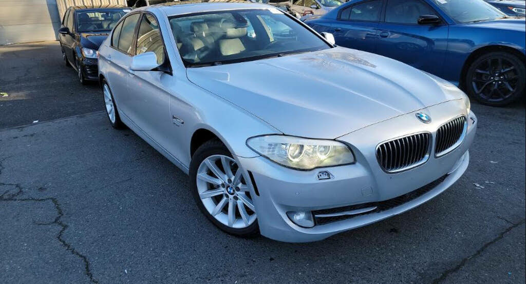 2012 BMW 5 Series 528i xDrive Sedan AWD