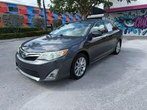 Toyota Camry Hybrid XLE FWD