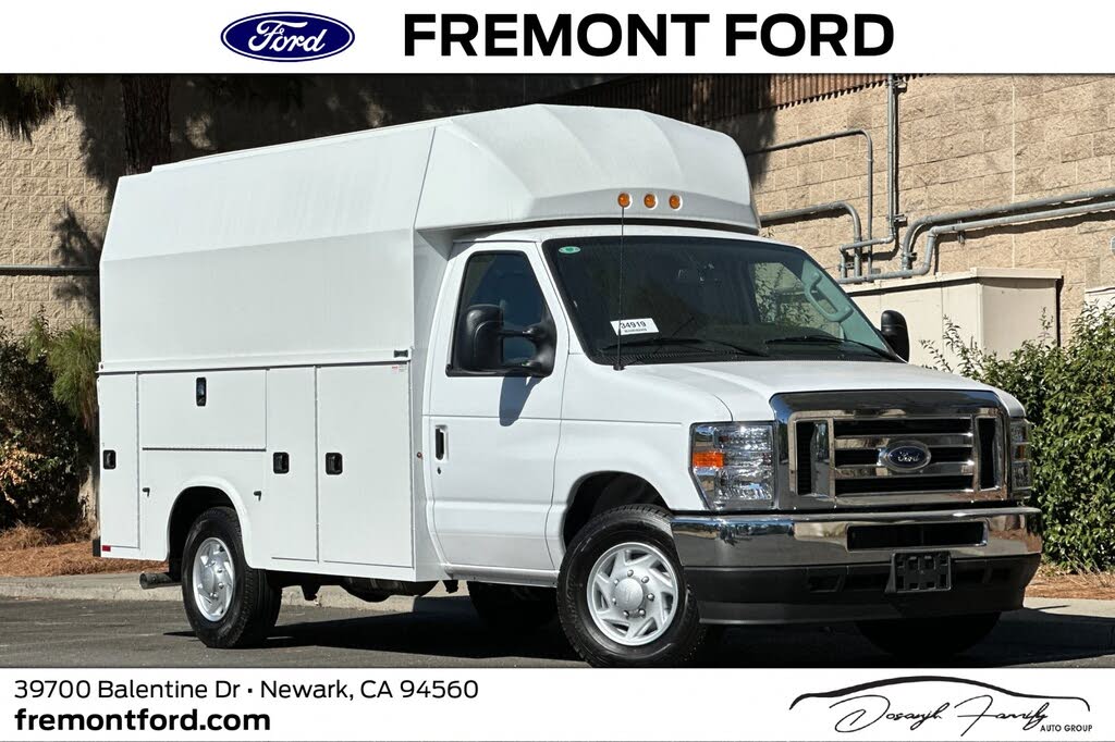 2025 Ford E-Series Chassis E-350 SD Cutaway SB DRW RWD