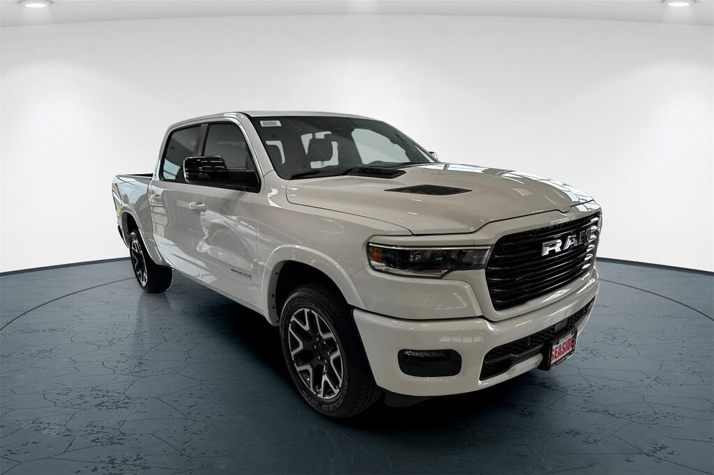 2025 RAM 1500 Laramie Crew Cab 4WD