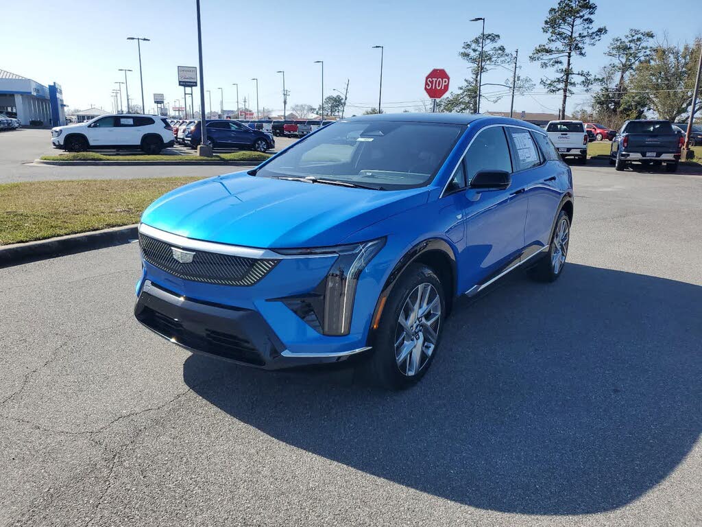 2025 Cadillac OPTIQ Luxury 2 AWD