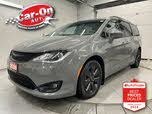 Chrysler Pacifica Hybrid Touring FWD