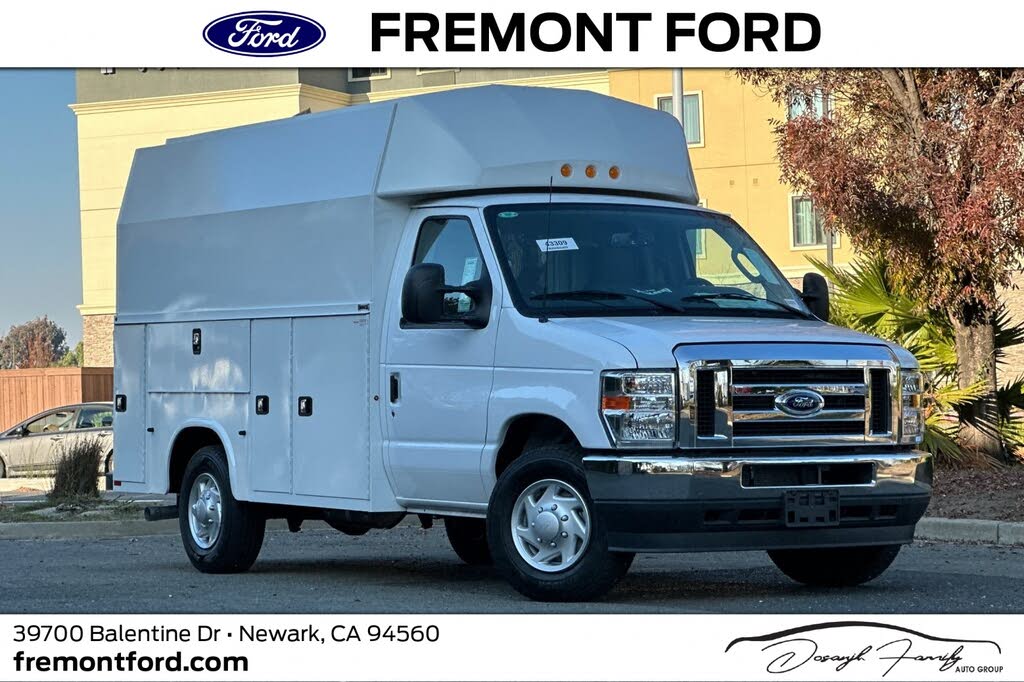 2025 Ford E-Series Chassis E-350 SD Cutaway SB DRW RWD