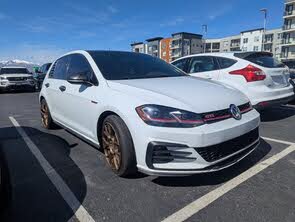 Volkswagen Golf GTI 2.0T SE 4-Door FWD