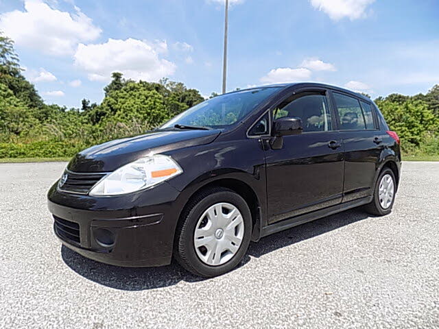 2011 Nissan Versa 1.8 S Hatchback