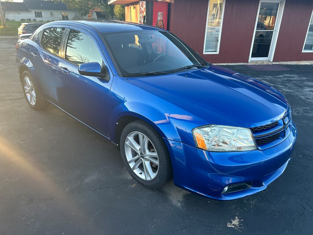 Used 2013 Dodge Avenger SXT with VIN 1C3CDZCB7DN541725 for sale in Ruma, IL