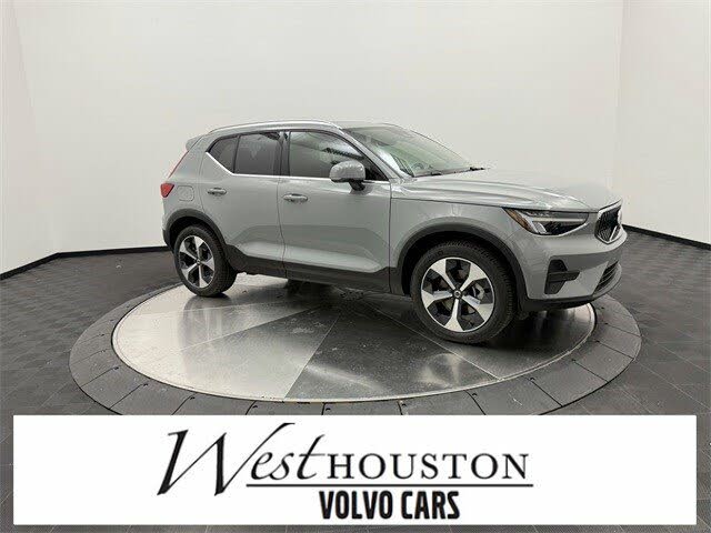 2025 Volvo XC40 B5 Core Bright Theme AWD