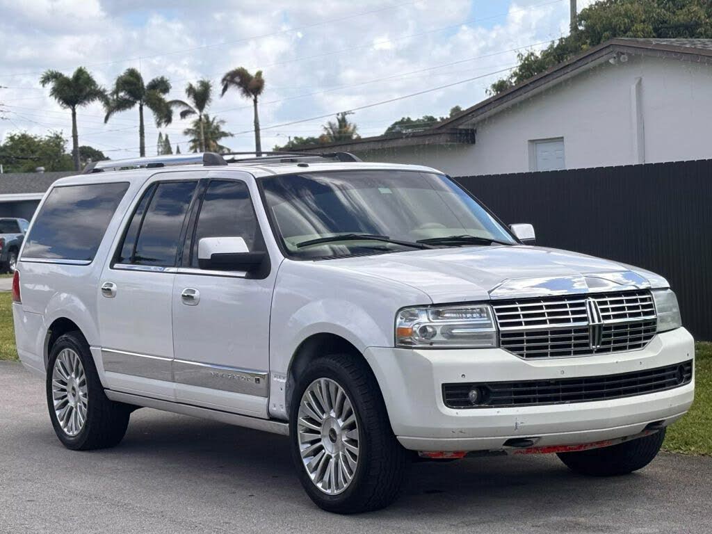 2010 Lincoln Navigator L 4WD