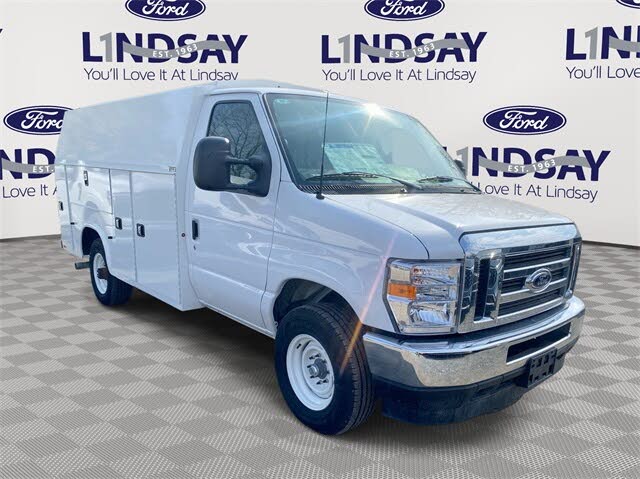 2025 Ford E-Series Chassis E-350 SD Cutaway SB DRW RWD