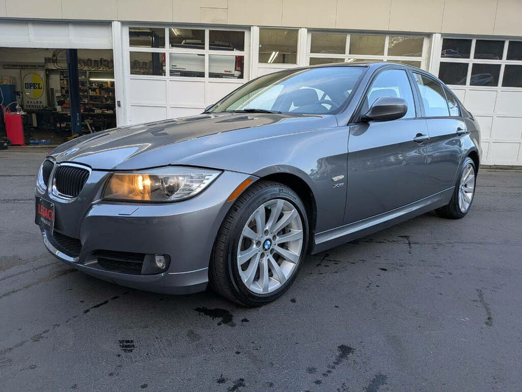 2011 BMW 3 Series 328i xDrive Sedan AWD