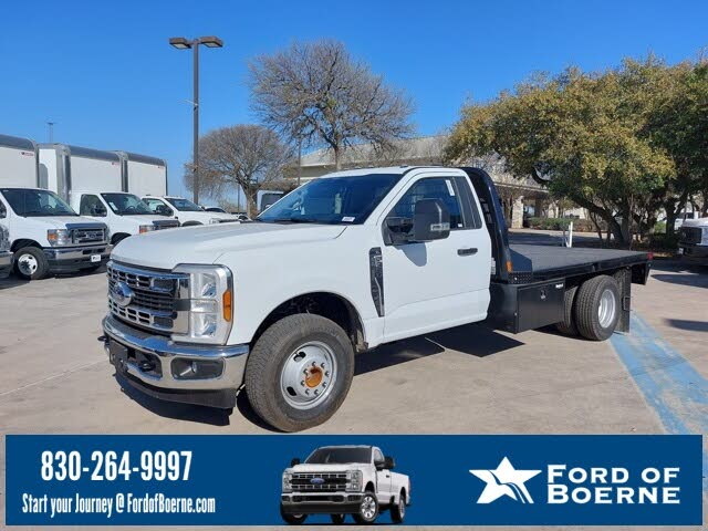 2025 Ford F-350 Super Duty Chassis XL Regular Cab DRW RWD