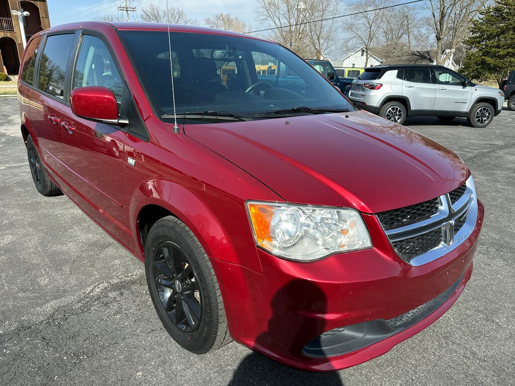 Used 2014 Dodge Grand Caravan SE 30th Anniversary with VIN 2C4RDGBG8ER370995 for sale in Ruma, IL