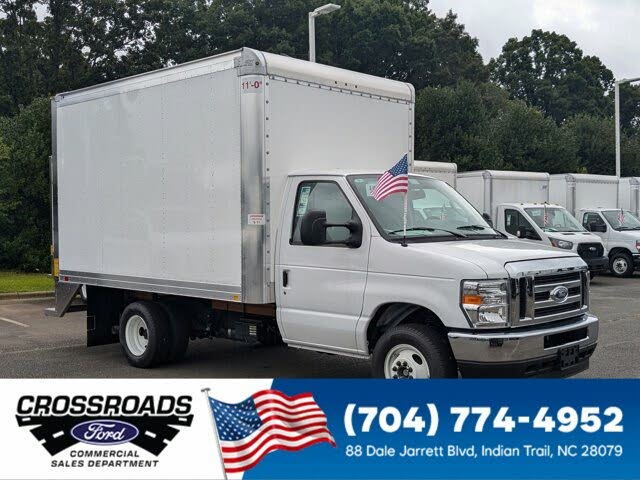2025 Ford E-Series Chassis E-350 SD Cutaway SB DRW RWD