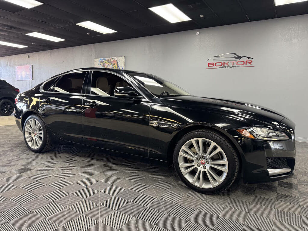 2020 Jaguar XF 25t Premium RWD